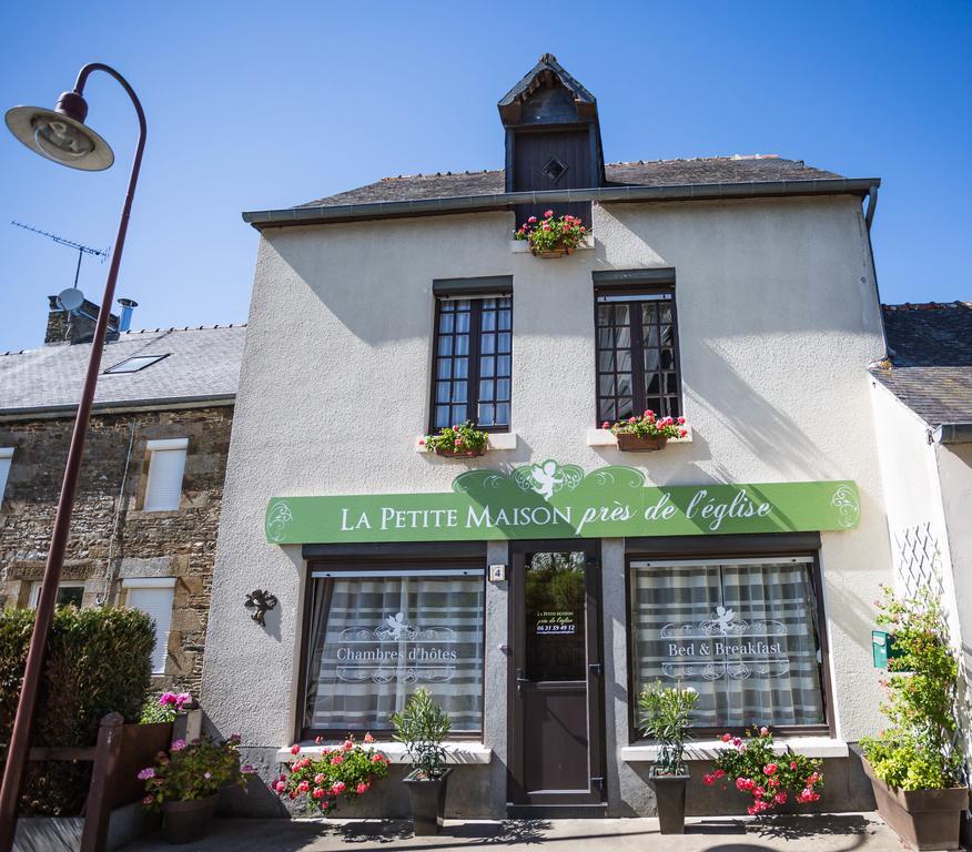 La Petite Maison Pres De L'Eglise Meillac Buitenkant foto